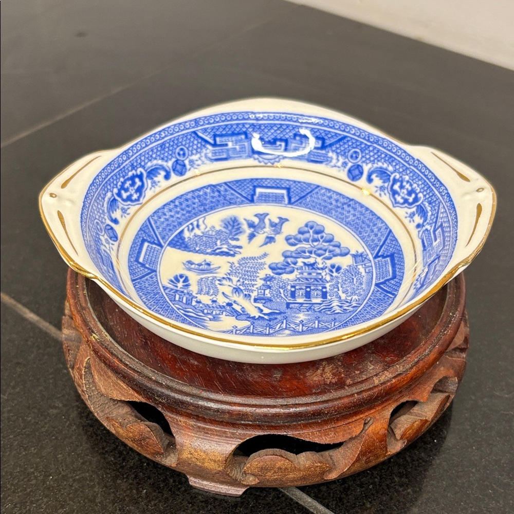 Blue Willow 5.5” bowl/dish with handles